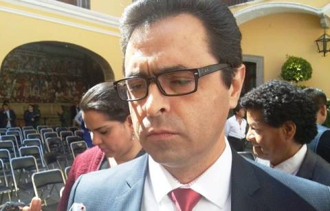 Horas en secundarias también serían negocio de Camacho