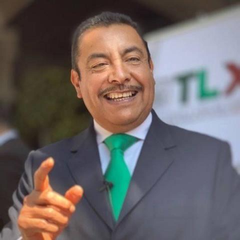 Secretario de Educación se burla de padres de familia de primaria de Chiautempan