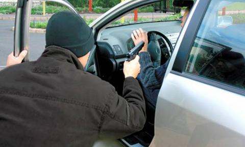 Imparable el robo de vehículos; ahora despojan a vendedores