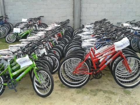 Entrega DIF Huamantla bicicletas a niños de comunidades imagen 3