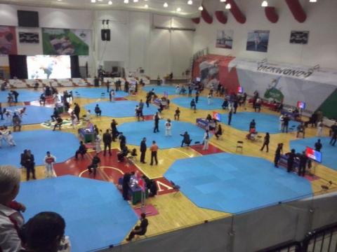 Alcanza tejido roto al IDET; abandonan a deportistas
