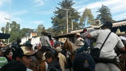 Participan Charros de Calpulalpan en Feria de Tepetlaoxtoc Edomex imagen 4