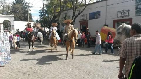 Participan Charros de Calpulalpan en Feria de Tepetlaoxtoc Edomex imagen 1