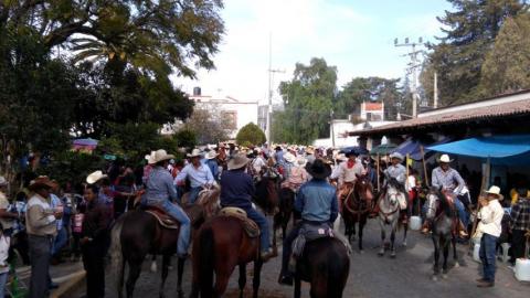Participan Charros de Calpulalpan en Feria de Tepetlaoxtoc Edomex imagen 3