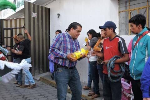Albino Mendieta continúa otorgando apoyos a grupos de danzantes imagen 4
