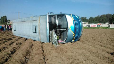 Vuelca autobús en la Tlaxcala – San Martín; 17 heridos