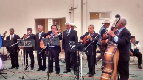 Alcalde de Tetlatlahuca encabezó los festejos del día del abuelito imagen 2