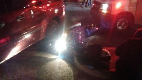 Motociclista se impacta contra una camioneta en la capital imagen 2