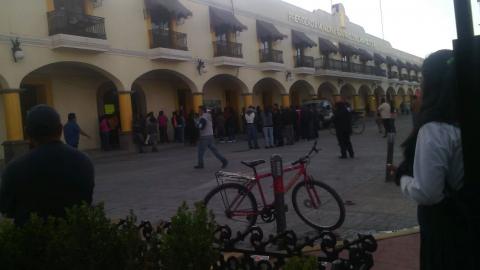 Trabajadores municipales cierran alcaldía de San Pablo del Monte imagen 1