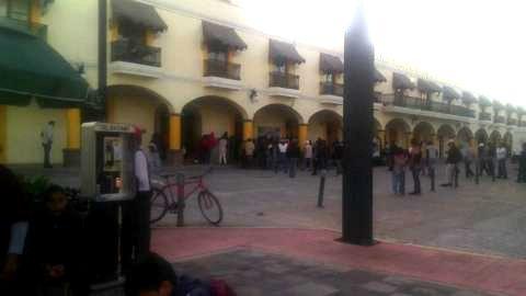 Por despidos injustificados, toman alcaldía de San Pablo del Monte