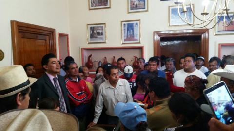 Por necedad de pobladores, 30 mil familias se quedarán sin agua