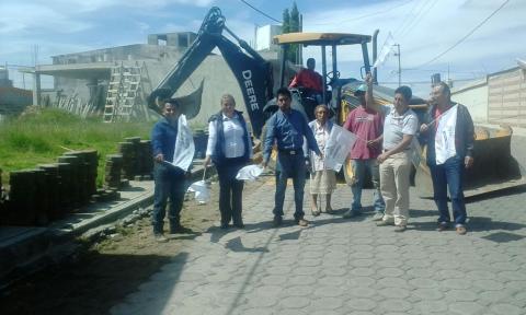 Gobierno municipal rehabilita red de agua potable en Tlacochcalco