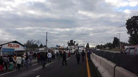Cierran carretera Mexico-Veracruz quieren agua pero no pagan
