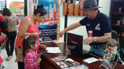 Atiende Modulo Turístico capitalino a 902 personas en el recinto ferial imagen 5