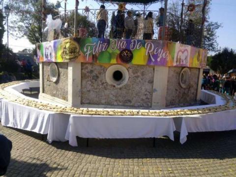 Realizan partida de Rosca de Reyes en Santa Cruz Tlaxcala imagen 4