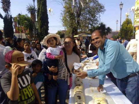 Realizan partida de Rosca de Reyes en Santa Cruz Tlaxcala imagen 1