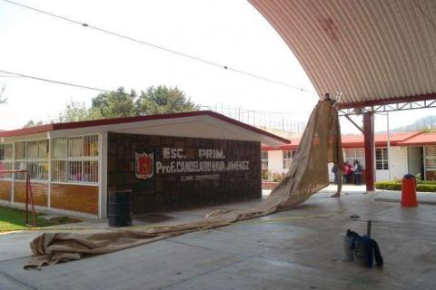 Concreta SEPE retiro de estructura dañada en techumbre de primaria "Candelario Nava" imagen 4