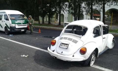 Vocho se accidentan en autopista Tlaxcala-Texmelucan imagen 1