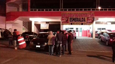 Deja su auto estacionado frente a un local y dueño se lo roba imagen 1