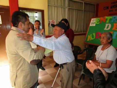 Con estos aparatos auditivos mejoramos su calidad de vida de las personas: alcalde imagen 3