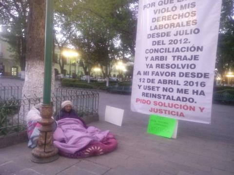 Con temperaturas cercanas a los 0 grados, maestra sigue en huelga de hambre
