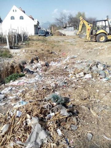 Inician saneamiento de barranca en la 3 Oriente de Ixtenco imagen 1