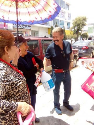 Gestionará Reyes Ruiz apoyos económicos para abatir rezago social