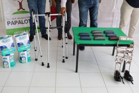 Alcalde de Papalotla entrega aparatos funcionales imagen 1
