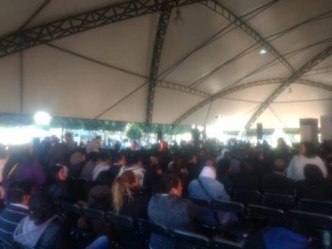 Porristas oficiales llenan espacios en visita de AMLO imagen 3