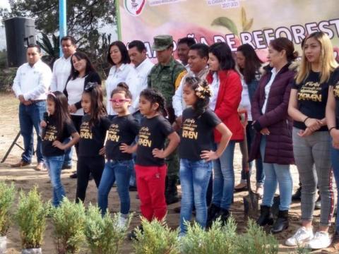 Oscar Vélez para por reforestación de Tequexquitla imagen 6