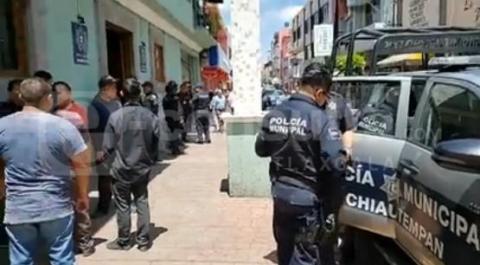 Ladrones fingieron ser pasajeros para robar una colectiva en Chiautempan