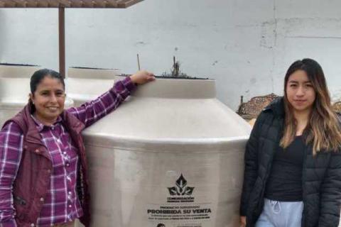 15 familias de Lardizábal recibieron tinacos rotoplas imagen 1