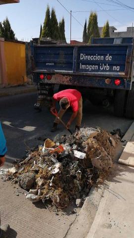 Realizan labores de limpieza en Calzada Apizaquito y Hogares Ferrocarrileros en Apizaco imagen 1