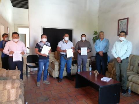 Unión de panaderos y gremio de Tahoneros, colaboran para llevar beneficios al sector vulnerable