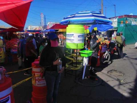 Con medidas sanitarias, reúne tianguis dominical más de 15 mil personas en Apizaco imagen 4