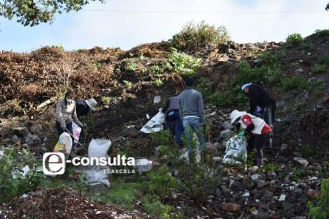 Ponen en marcha jornada de limpieza de barrancas en Teolocholco