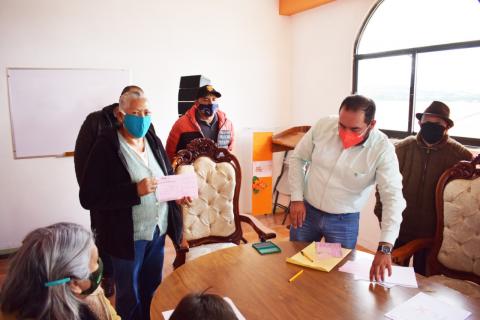 Entrega Tecopilco apoyos del programa Pisos y Techos Firmes del Gobierno del Estado imagen 8