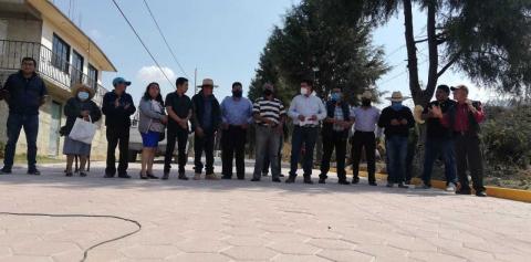 Murias Juárez entrega pavimento en San José Atoyatenco