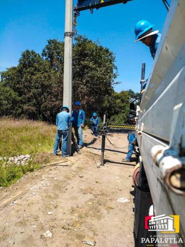 Realizan trabajos de ampliación de la red eléctrica en calle Miguel Cortés de la Trinidad imagen 1
