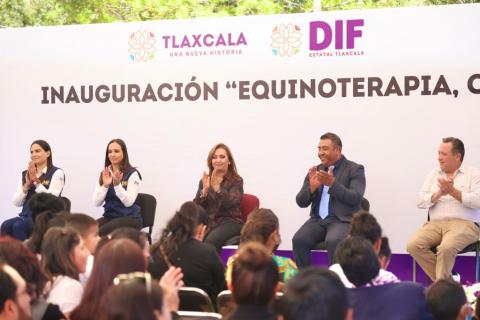 Inaugura Gobernadora servicio de equinoterapia en el sistema estatal DIF imagen 1