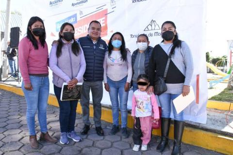 Alcalde de Apetatitlán sigue llevando servicios y apoyos a las comunidades