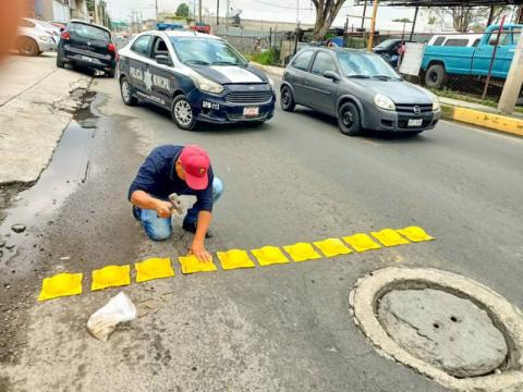 Colocan bollas reductoras de velocidad en principales calles de Apetatitlán imagen 1