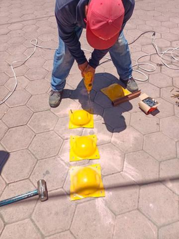 Colocan bollas reductoras de velocidad en principales calles de Apetatitlán imagen 2