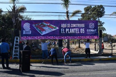 Realiza Cobat jornada de limpieza en predio del Plantel 05 de Papalotla imagen 1