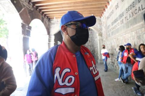 Se manifiestan profesores de Educación Física en Palacio de Gobierno imagen 3