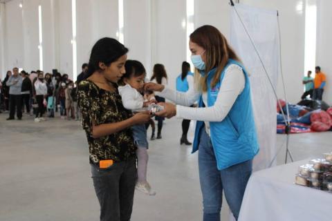 Autoridades entregan juguetes con motivo del Día de Reyes EN SPM imagen 3
