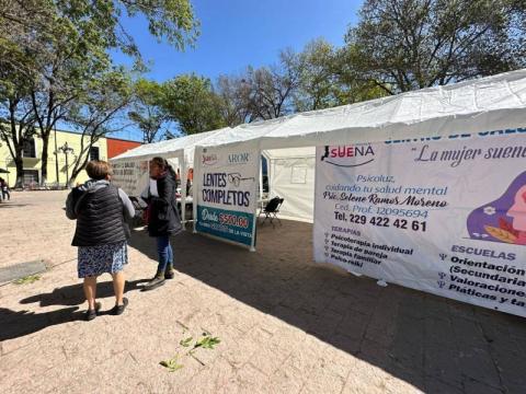 Realizan Jornada de salud visual y atención integral en la plaza Xicohténcatl imagen 8