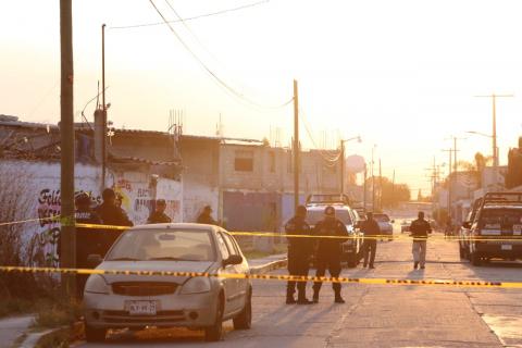 Arriban peritos federales a inmueble donde se almacenan armas en Tepetitla imagen 2