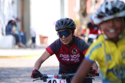 Realizan carrera ciclista en Apetatitlán imagen 6