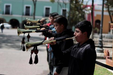 Aprovechan alumnos del COBAT día de asueto para ensayar imagen 2